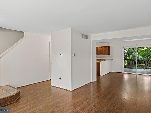 5th image of 9438 Riverbrink Ct