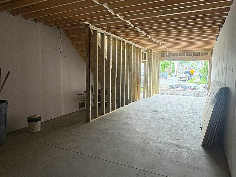216 Hull Ave #1 — Photo 37