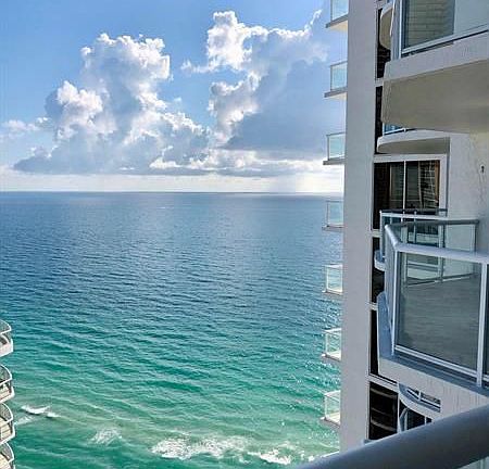 4th image of 18671 Collins Ave APT 3004