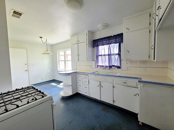 5th image of 4186 E Brentwood Ave
