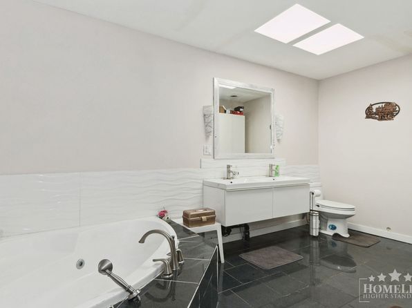 5 bedroom rental in Delta — photo 17