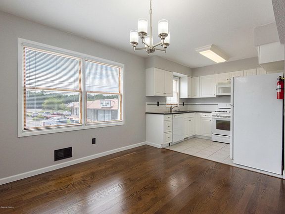 5th image of 912 Egret Dr #1A