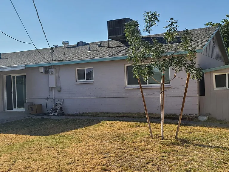 449 E Pierce St — Photo 9