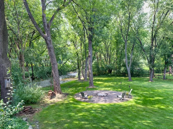 525 Rice Creek Ter NE, Fridley, MN 55432