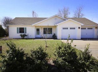 403 Redbud Dr, Westmoreland, KS 66549