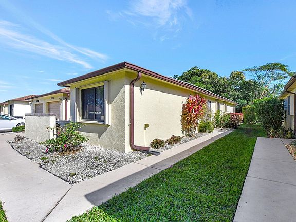 3rd image of 20936 Concord Green Drive E