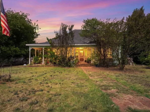 210 S Corporation St, Hillsboro, TX 76645