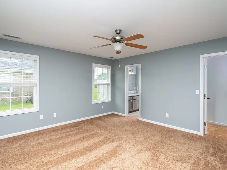 2860 Foxcroft Cir — Photo 18