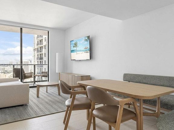 5th image of 159 NE 6th St #3413