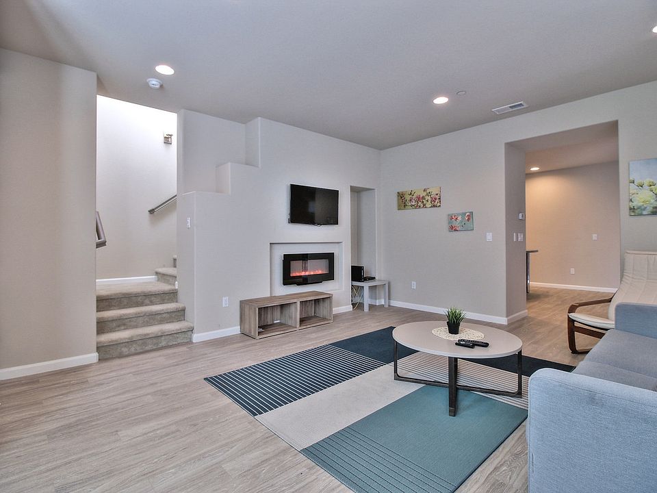 1st image of 622 Montage Cir