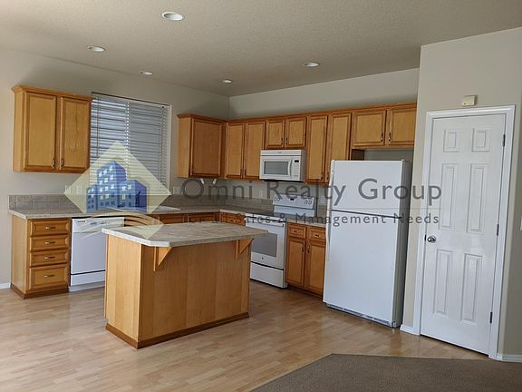 4th image of 6336 SE Kensington St