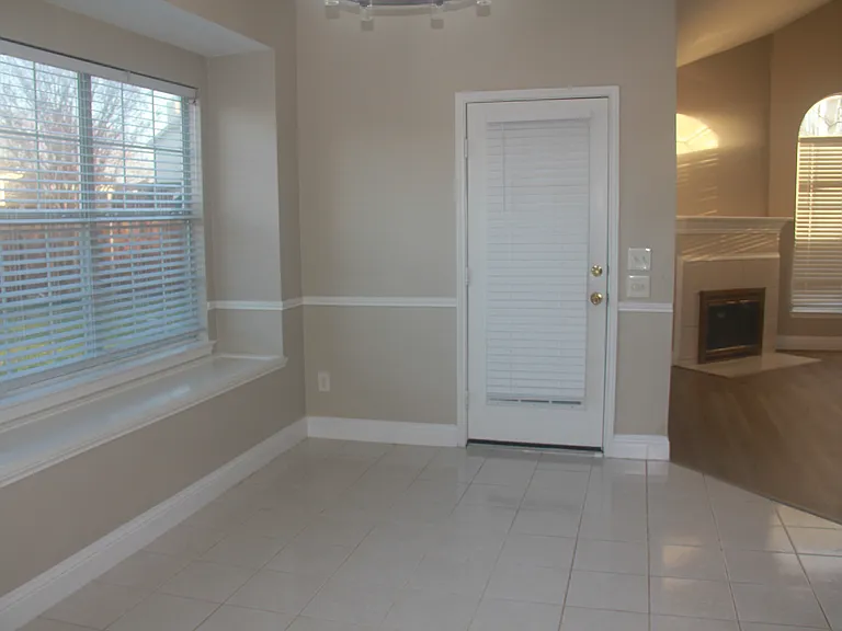 4304 Lone Rock Ct — Photo 10