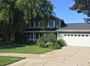 1629 Bluegrass Ct SE, Kentwood, MI 49546