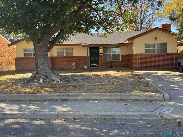 2107 N Acoma Dr, Hobbs, NM 88240