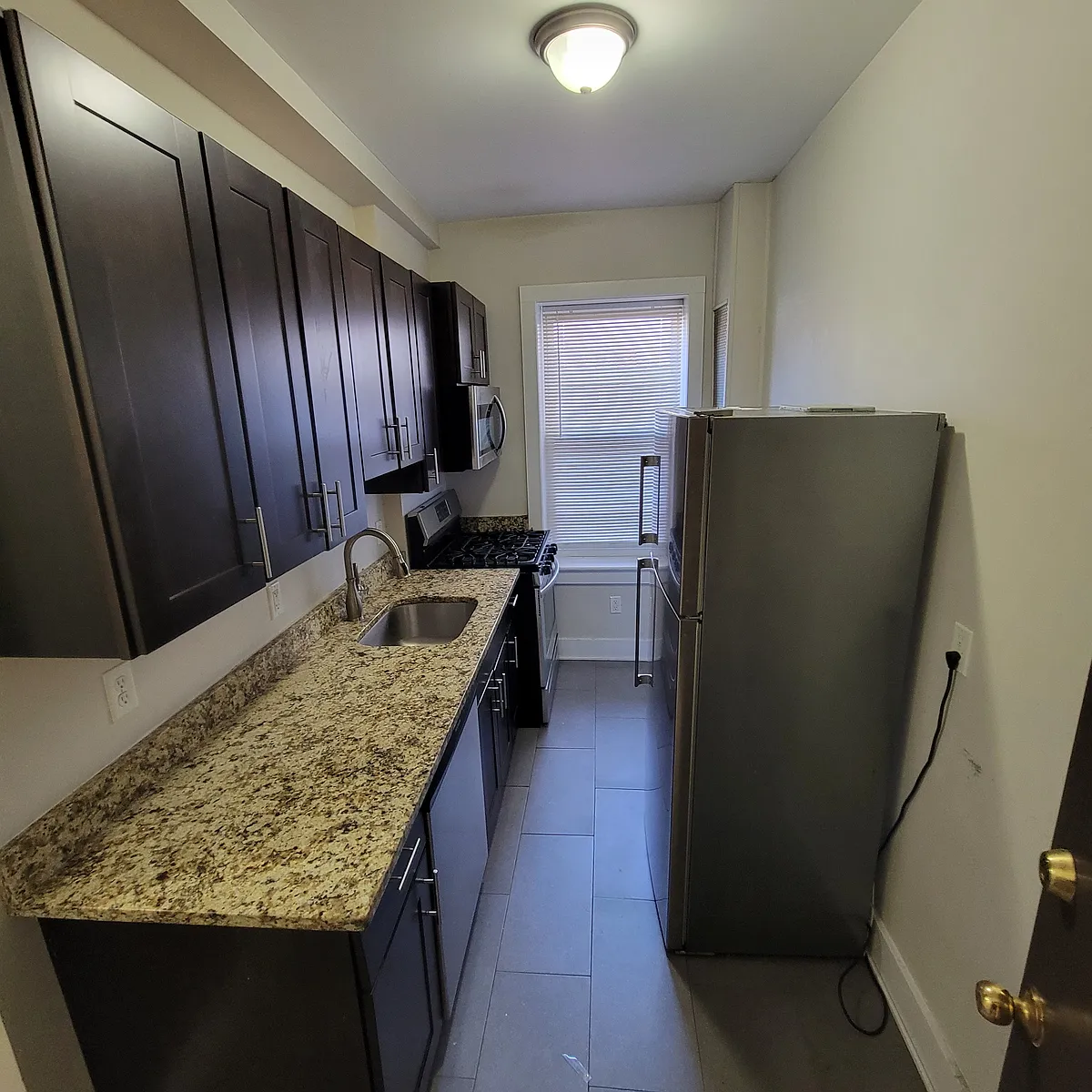 Building Photo - 214 Duncan Ave #103