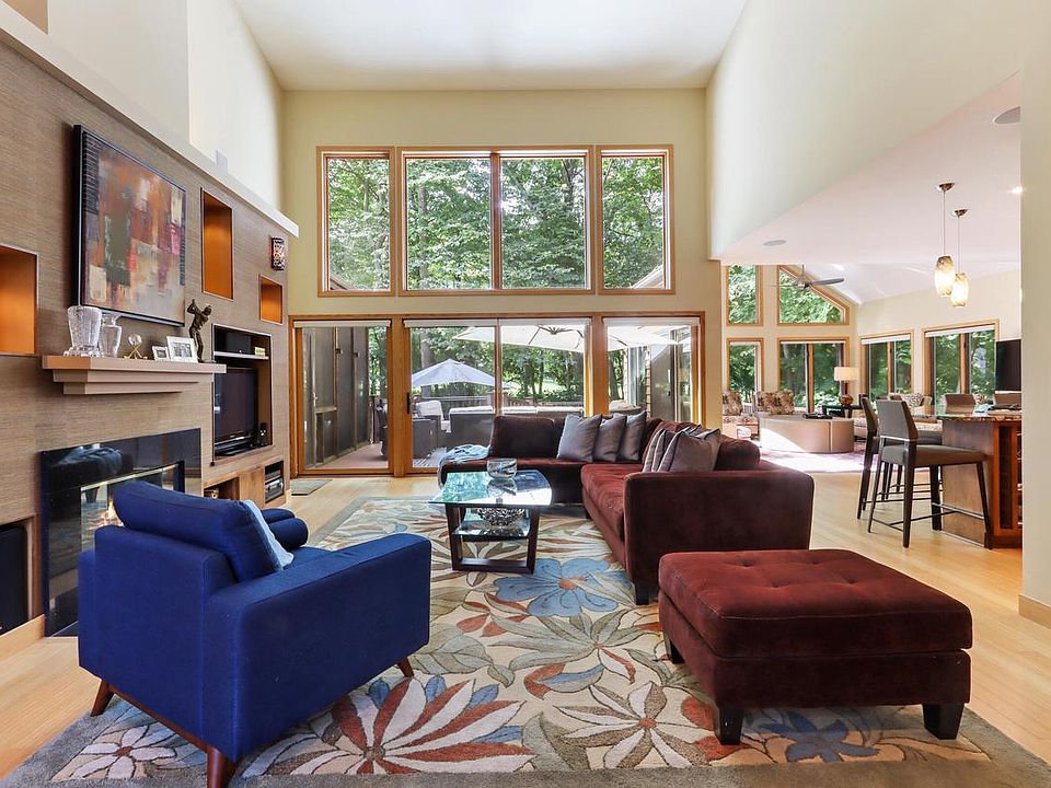 1050 Briarwood DRIVE, Fontana, WI 53125 Zillow