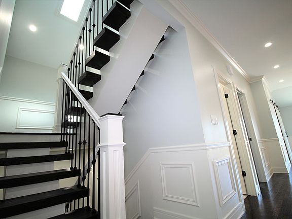 4th image of 1743 N Lorel Ave