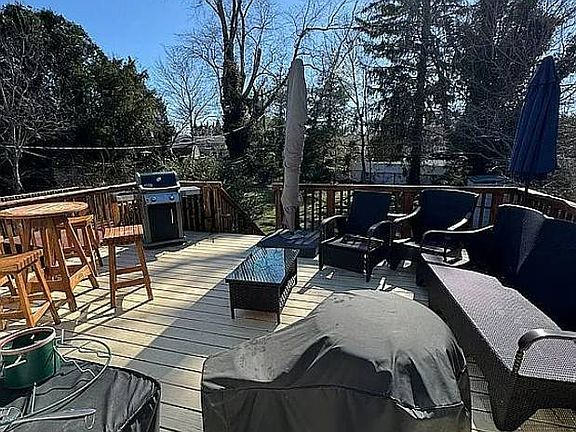 5th image of 14 Dedham Pl