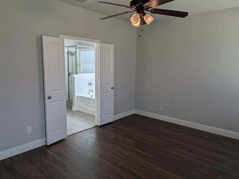 6320 Battle Mountain Trl — Photo 24