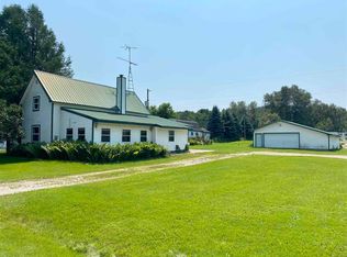 2174 River Rd, Petoskey, MI 49770