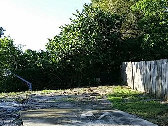 4th image of 140 Gregory Dr