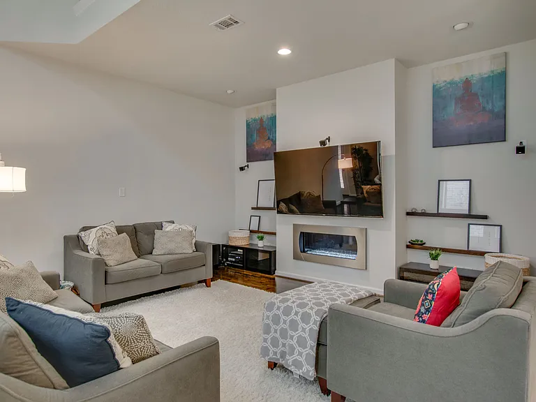 6638 Deleon St — Photo 25