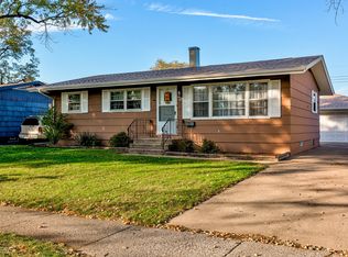 20 Arrowhead Dr, Thornton, IL 60476