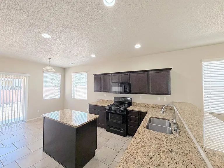8724 Zephyr Pl NW — Photo 8