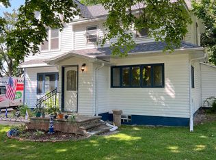 525 E State St, Iola, WI 54945