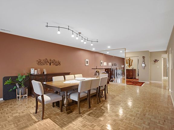 3rd image of 4050 Dundee Rd APT 105