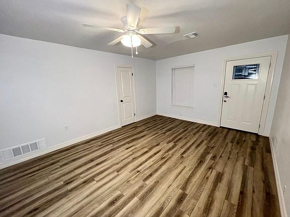 4th image of 1421 Lawrence Dr