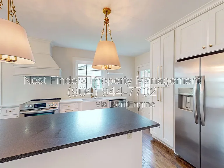 2215 Larchmont Rd — Photo 9
