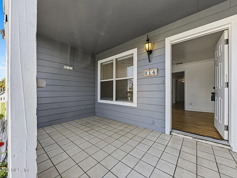 214 Margaret St — Photo 4
