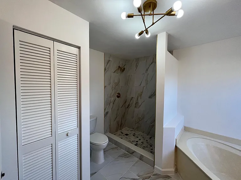 8501 Windy Cir — Photo 14