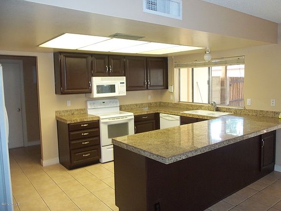 3rd image of 12810 N 50th Pl