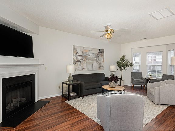 2nd image of 10947 Pendragon Pl