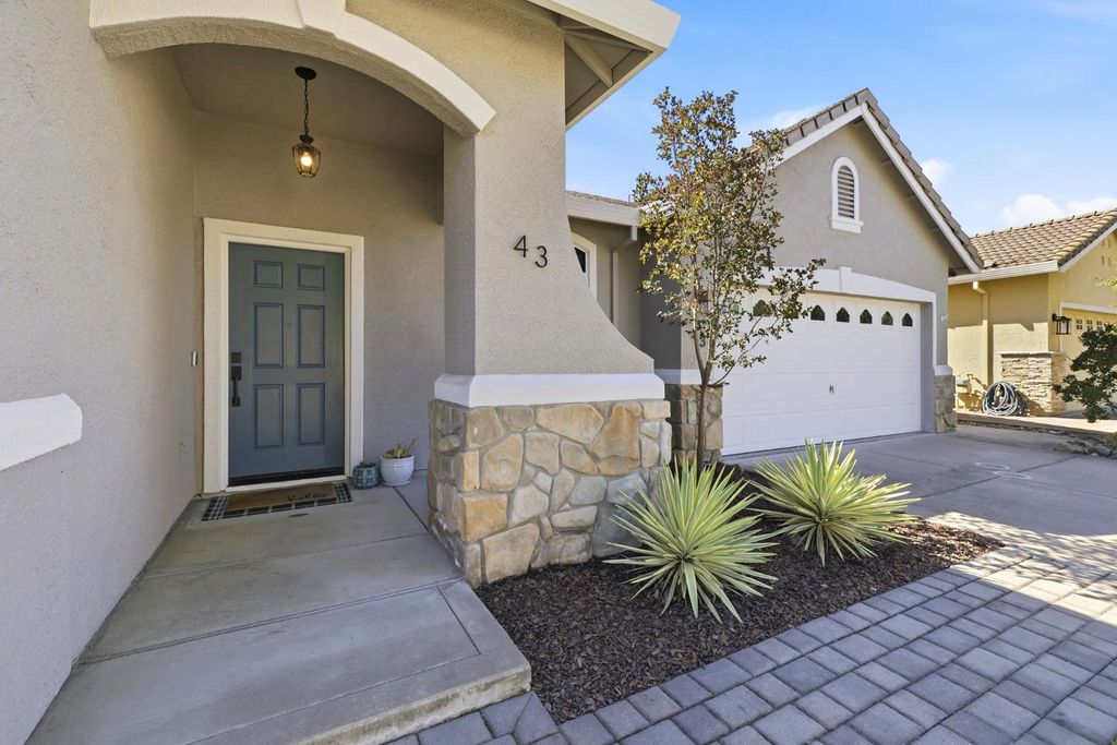43 Kingsbury Ct, Roseville, CA - View 2