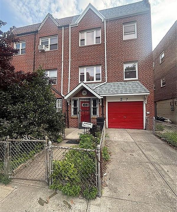 1st image of 27 Cass Pl