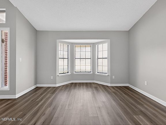 4th image of 12549 LOCHLOOSA Lane