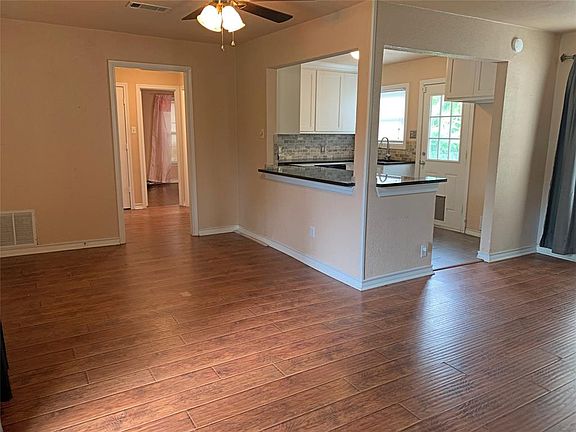 3rd image of 1029 Lydick Ln