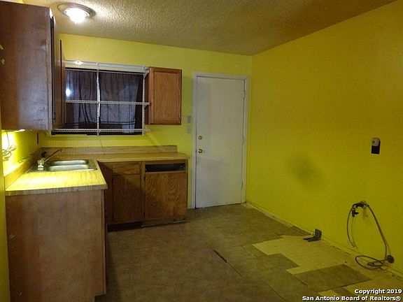 5th image of 4102 Wild Oak Dr