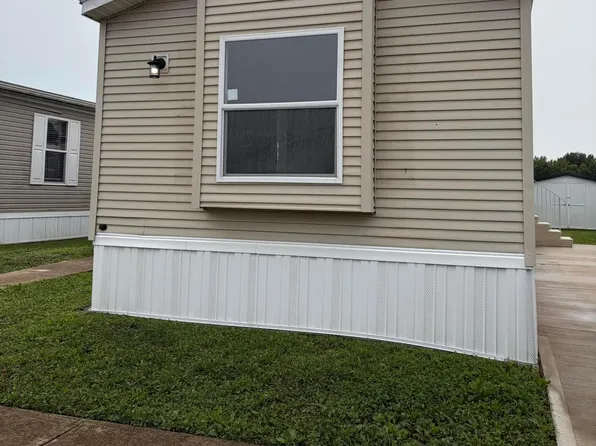 301 Ronald Dr, Pataskala, OH 43062