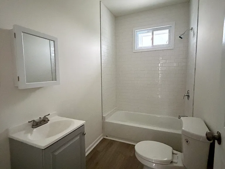 6125 Glenmore Ave #2 — Photo 13