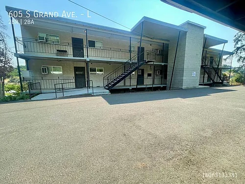 605 S Grand Ave #L Photo 1
