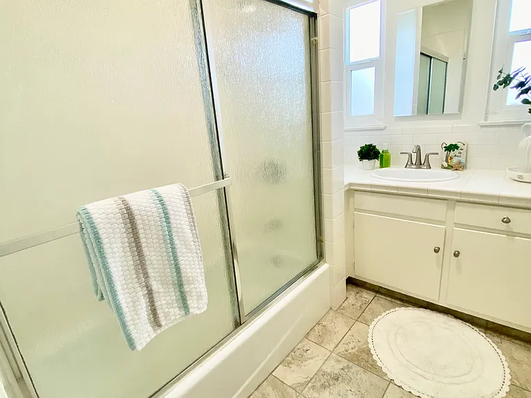 918 E Imperial Ave #4 — Photo 13