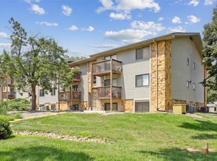9533 University Ave APT 4, Clive, IA 50325