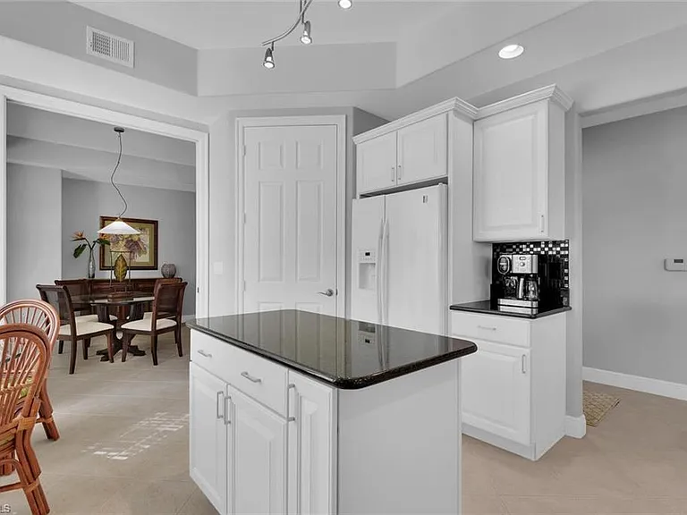 6413 Legacy Cir #1602 — Photo 13