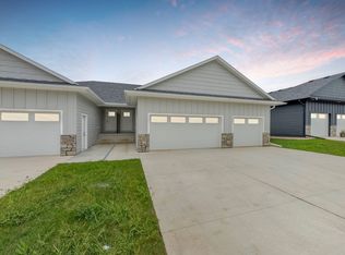 7209 E 45th St, Sioux Falls, SD 57110