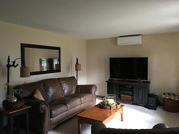 2nd image of 271 Mary Dr APT B