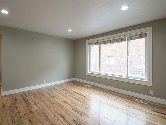 4th image of 724 E 700 S APT D